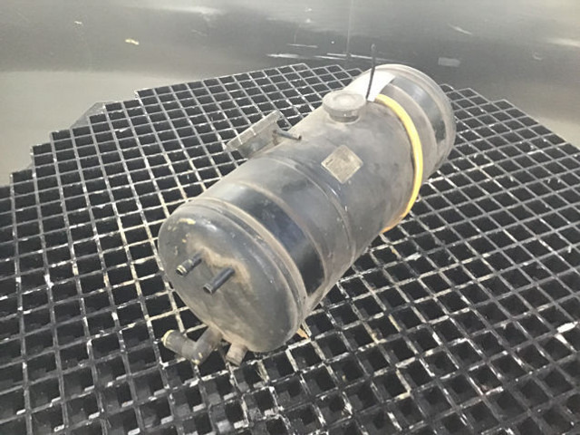 Liebherr Equalizing Reservoir - Hệ thống nạp khí: hình 2 Liebherr Equalizing Reservoir - Hệ thống nạp khí: hình 2
