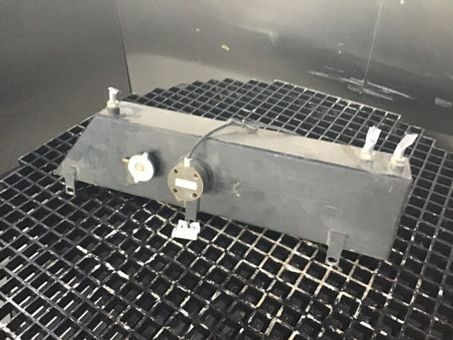 Liebherr Equalizing Reservoir - Bình nước phụ: hình 1 Liebherr Equalizing Reservoir - Bình nước phụ: hình 1