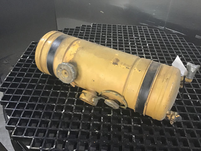 Liebherr Equalizing Reservoir - Hệ thống nạp khí: hình 2 Liebherr Equalizing Reservoir - Hệ thống nạp khí: hình 2