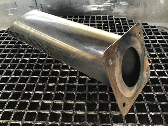 Liebherr Exhaust Pipe - Ống xả: hình 1 Liebherr Exhaust Pipe - Ống xả: hình 1