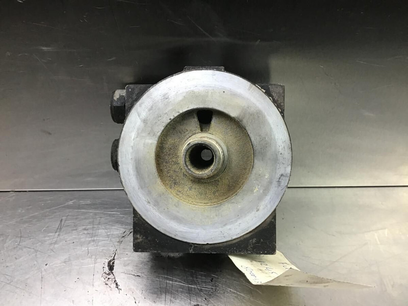 Liebherr Filter Head - Động cơ và các bộ phận: hình 3 Liebherr Filter Head - Động cơ và các bộ phận: hình 3