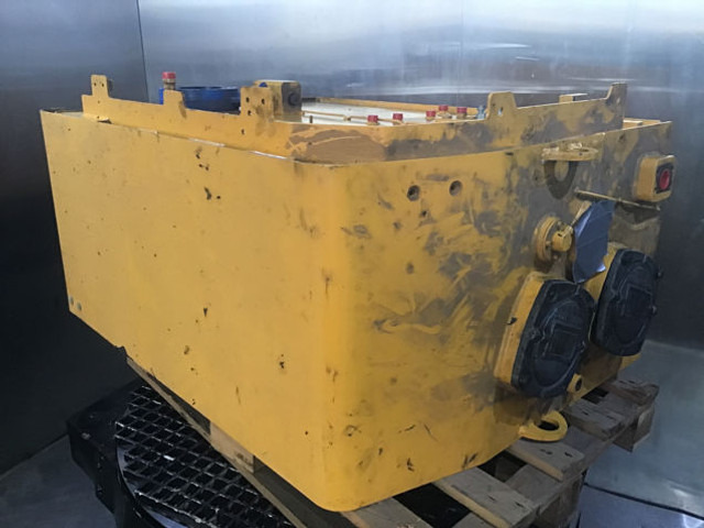 Liebherr Hydraulic Tank - Bồn thủy lực: hình 1 Liebherr Hydraulic Tank - Bồn thủy lực: hình 1