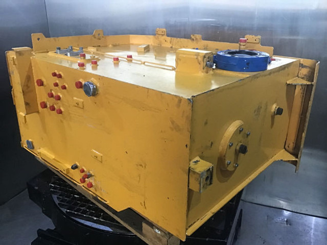 Liebherr Hydraulic Tank - Bồn thủy lực: hình 3 Liebherr Hydraulic Tank - Bồn thủy lực: hình 3