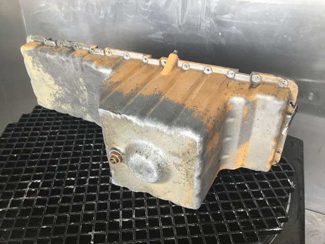 Liebherr Oil Sump - Các te: hình 4 Liebherr Oil Sump - Các te: hình 4