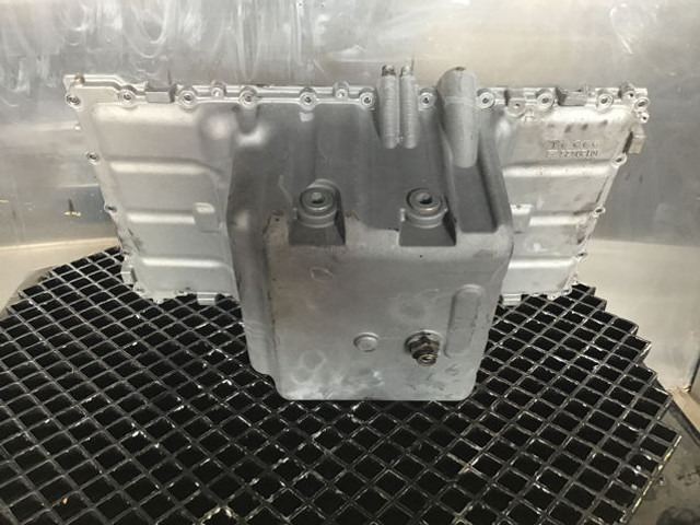 Liebherr Oil Sump - Các te: hình 3 Liebherr Oil Sump - Các te: hình 3