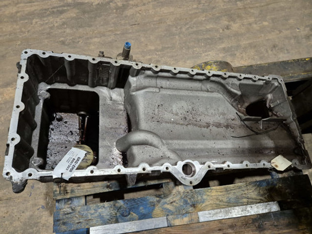 Liebherr Oil Sump - Các te: hình 4 Liebherr Oil Sump - Các te: hình 4