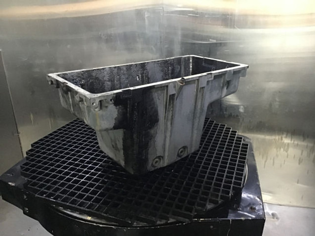 Liebherr Oil Sump - Các te: hình 1 Liebherr Oil Sump - Các te: hình 1
