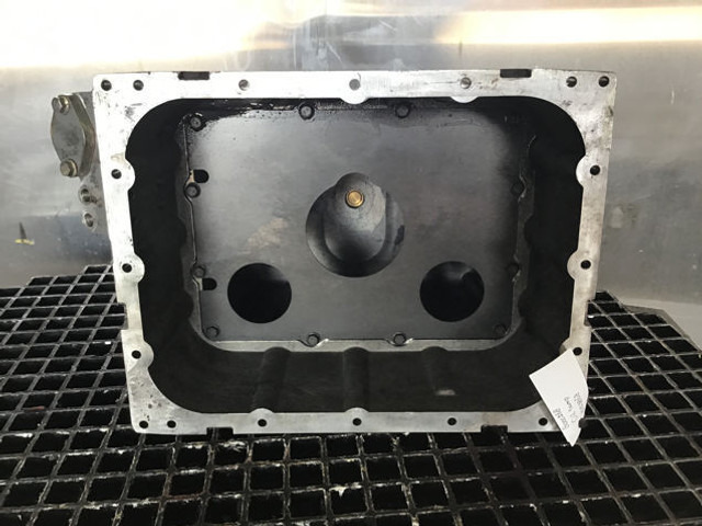 Liebherr Oil Sump - Các te: hình 5 Liebherr Oil Sump - Các te: hình 5