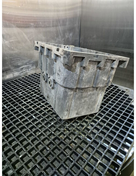 Liebherr Oil Sump - Các te: hình 1 Liebherr Oil Sump - Các te: hình 1