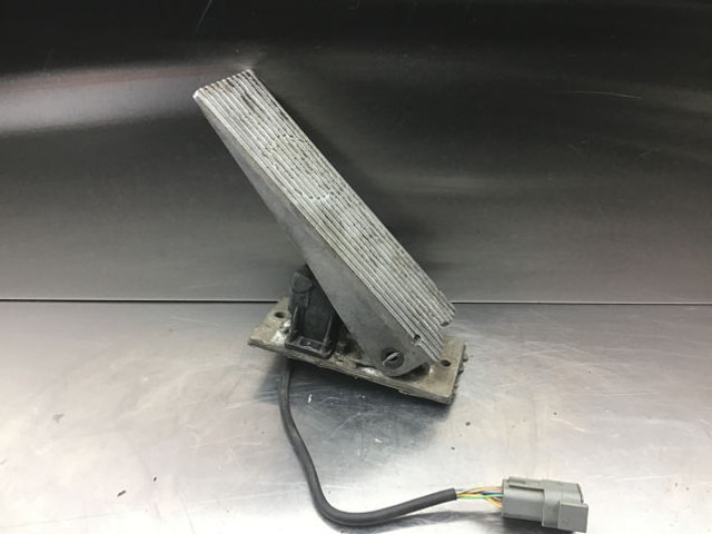 Liebherr Pedal - Bàn đạp: hình 2 Liebherr Pedal - Bàn đạp: hình 2