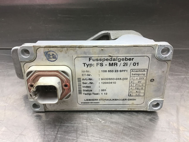 Liebherr Pedal - Bàn đạp: hình 3 Liebherr Pedal - Bàn đạp: hình 3