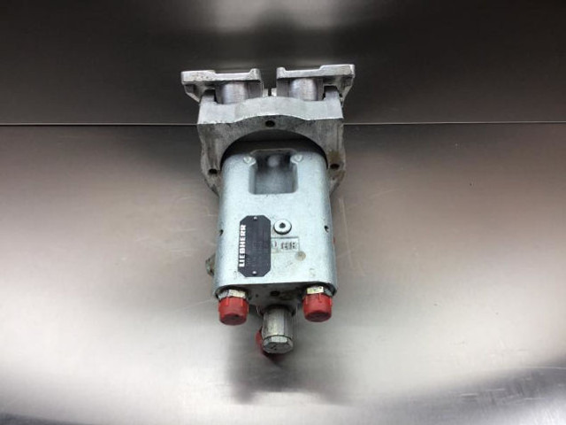Liebherr Pilot Control Unit - Bàn đạp: hình 2 Liebherr Pilot Control Unit - Bàn đạp: hình 2