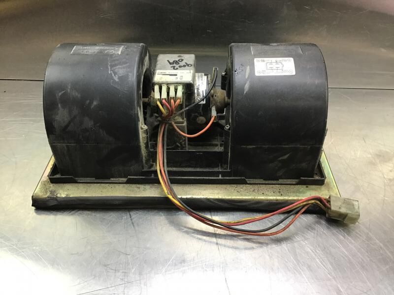 Liebherr R946 LC / R946 NLC / R956 / R976 / R926 LC / R920 / R920 LC - Quạt giàn lạnh: hình 3 Liebherr R946 LC / R946 NLC / R956 / R976 / R926 LC / R920 / R920 LC - Quạt giàn lạnh: hình 3