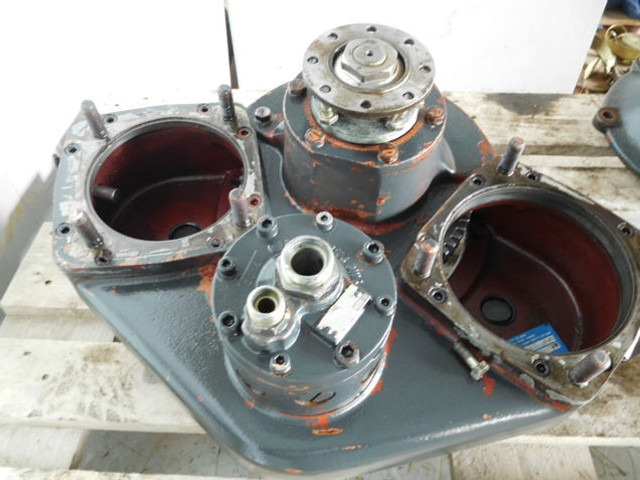 Liebherr Travel Gear Box - Hộp số: hình 1 Liebherr Travel Gear Box - Hộp số: hình 1