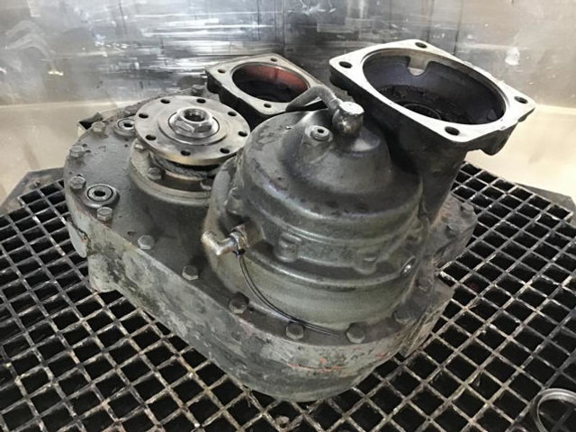 Liebherr Travel Gearbox - Hộp số: hình 5 Liebherr Travel Gearbox - Hộp số: hình 5
