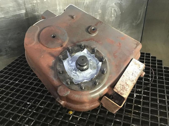 Liebherr Travel Gearbox - Hộp số: hình 2 Liebherr Travel Gearbox - Hộp số: hình 2