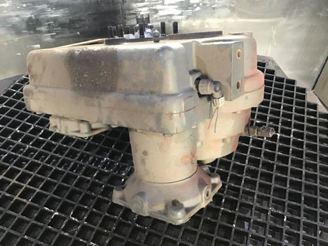 Liebherr Travel Gearbox - Hộp số: hình 1 Liebherr Travel Gearbox - Hộp số: hình 1