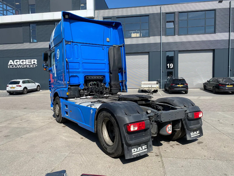 DAF XF 106.480 SSC / Full spoilers / Retarder / Stand Airco / Hydraulic - Xe đầu kéo: hình 4 DAF XF 106.480 SSC / Full spoilers / Retarder / Stand Airco / Hydraulic - Xe đầu kéo: hình 4