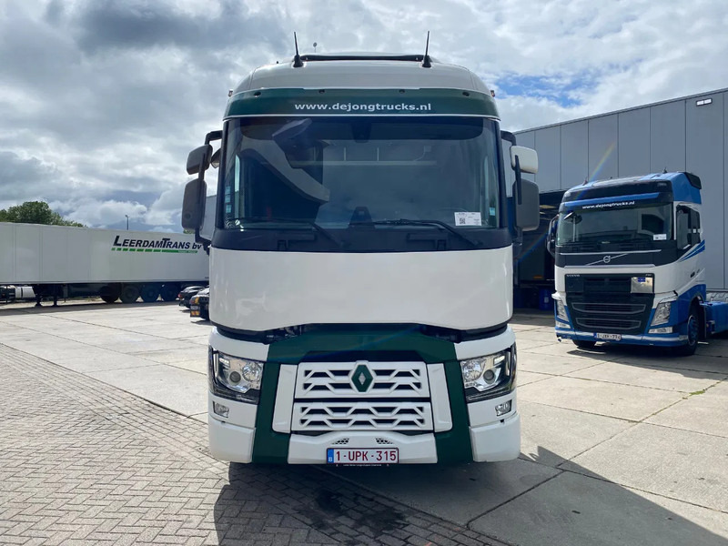 Renault T520 Comfort / 6x2/4 / Steering Axle / Hub Reduction / 208.250Km - Xe đầu kéo: hình 2 Renault T520 Comfort / 6x2/4 / Steering Axle / Hub Reduction / 208.250Km - Xe đầu kéo: hình 2