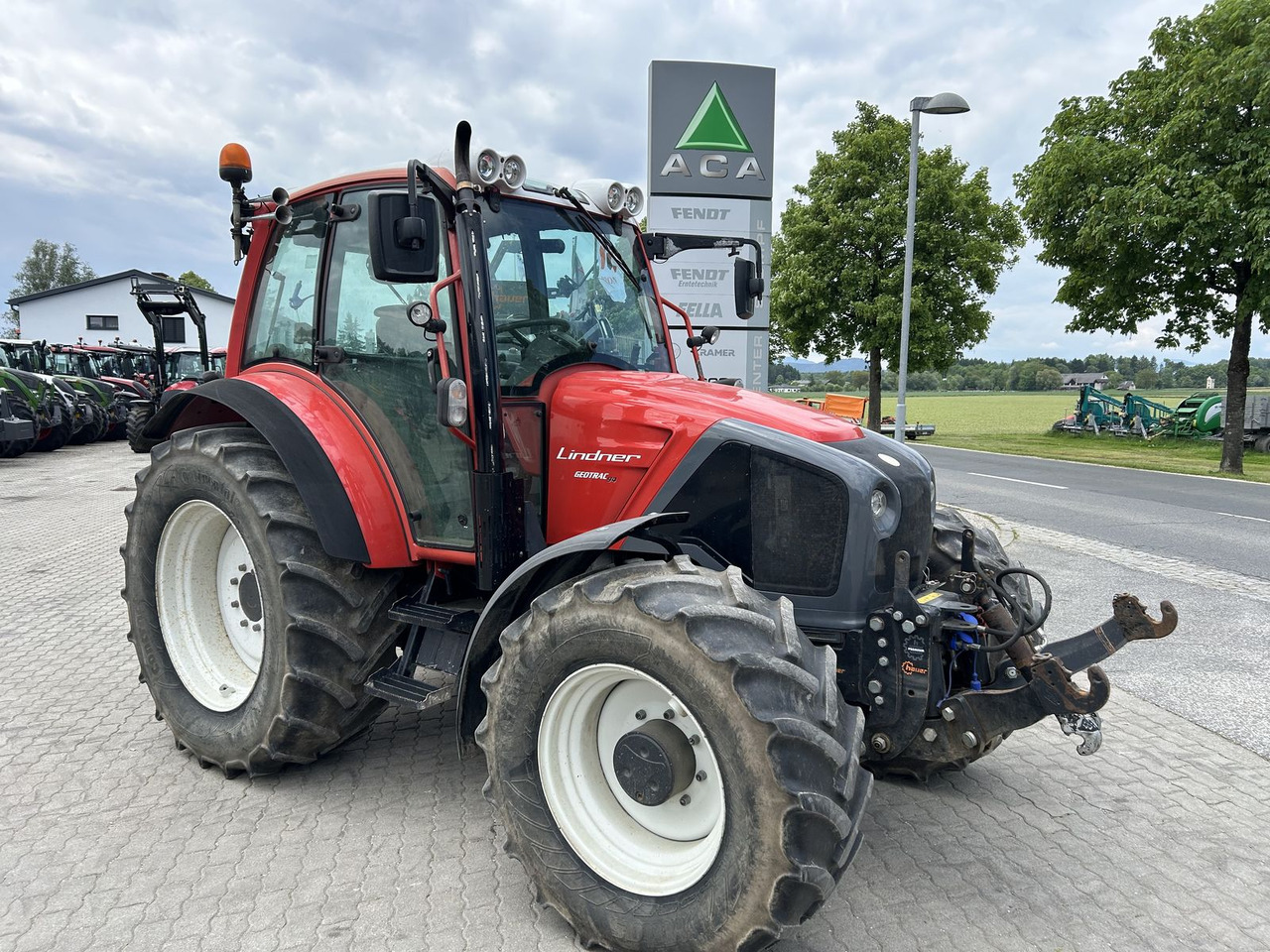 Lindner Geotrac 94 - Máy cày: hình 1 Lindner Geotrac 94 - Máy cày: hình 1