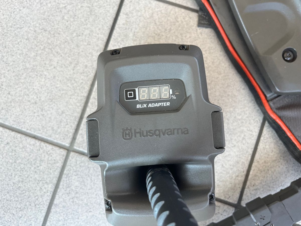 Husqvarna BLi 520X - Tiện ích/ Xe đặc dụng: hình 2 Husqvarna BLi 520X - Tiện ích/ Xe đặc dụng: hình 2