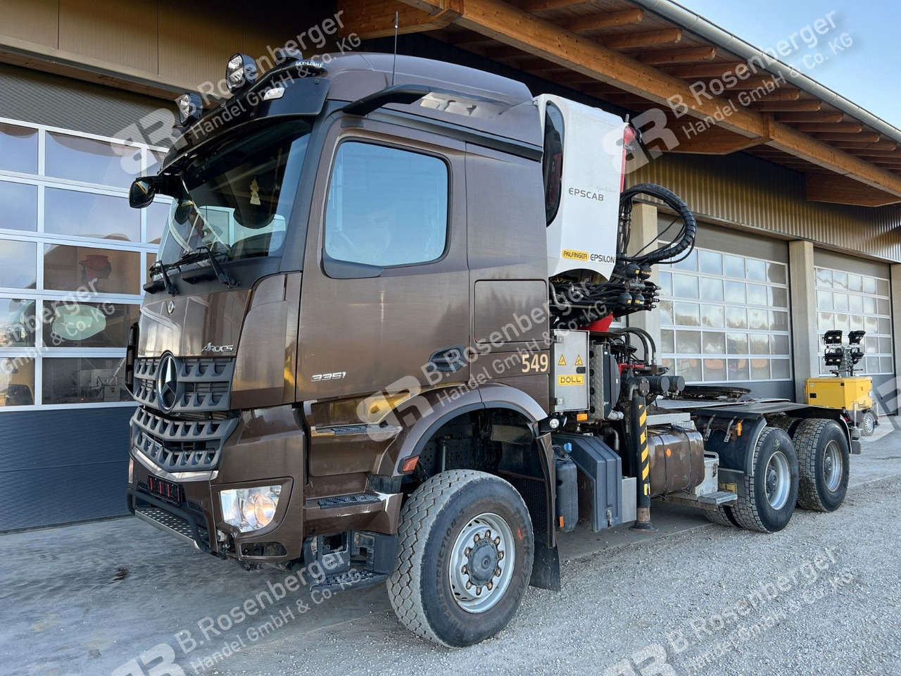 Mercedes-Benz Arocs 3351 6x6 Palfinger Epsilon S260Z96 - Xe chở gỗ, Xe cẩu tự hành: hình 4 Mercedes-Benz Arocs 3351 6x6 Palfinger Epsilon S260Z96 - Xe chở gỗ, Xe cẩu tự hành: hình 4