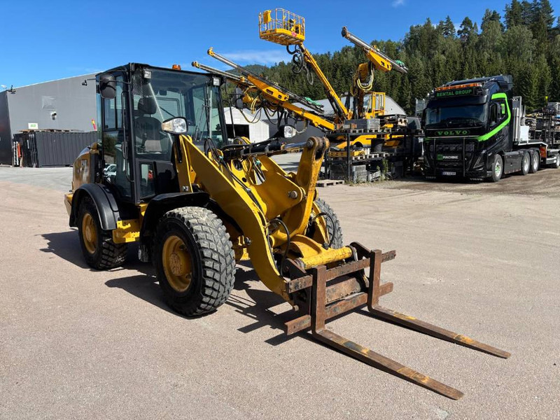 Cat 906 M - Máy xúc lật bánh lốp: hình 2 Cat 906 M - Máy xúc lật bánh lốp: hình 2