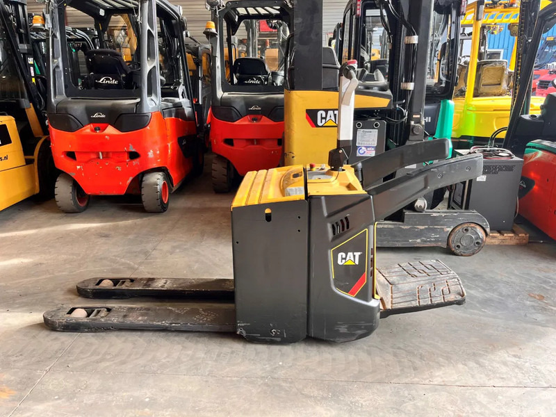 Caterpillar NPV20N2 - Xe tải nâng pallet: hình 1 Caterpillar NPV20N2 - Xe tải nâng pallet: hình 1