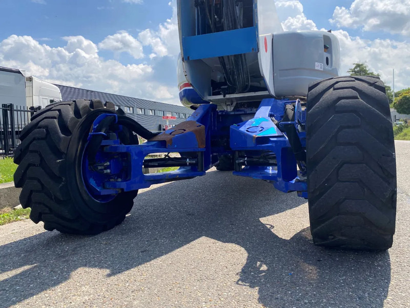 Xe nâng người nhiều khớp nối Genie Z-135: hình 8