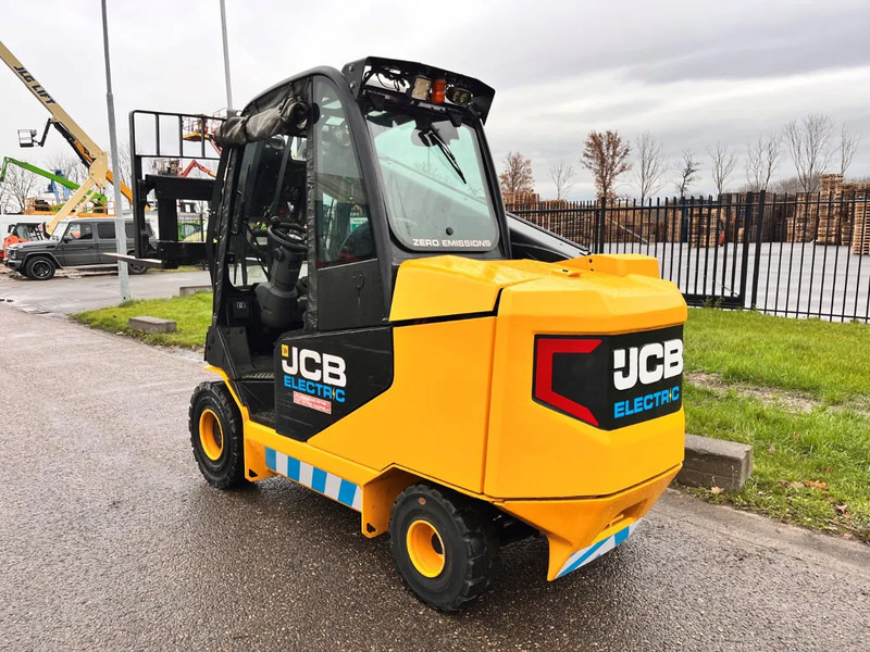 JCB TLT30-19E - Máy xúc lật bánh lốp kính thiên văn: hình 5 JCB TLT30-19E - Máy xúc lật bánh lốp kính thiên văn: hình 5