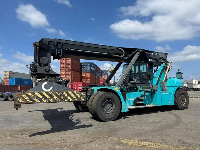 KONECRANES SMV 4531 TC5 - Xe tiếp cận xếp chồng: hình 1 KONECRANES SMV 4531 TC5 - Xe tiếp cận xếp chồng: hình 1