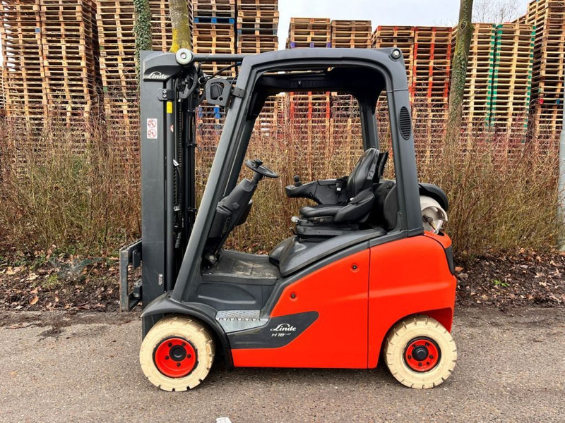 Linde H18T-01 - Xe nâng gas: hình 2 Linde H18T-01 - Xe nâng gas: hình 2