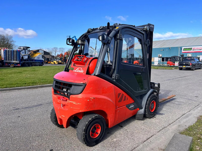 Linde H30T-02 - Xe nâng gas: hình 5 Linde H30T-02 - Xe nâng gas: hình 5
