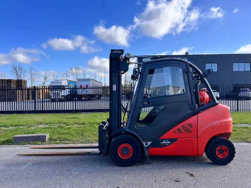 Linde H30T-02 - Xe nâng gas: hình 2 Linde H30T-02 - Xe nâng gas: hình 2