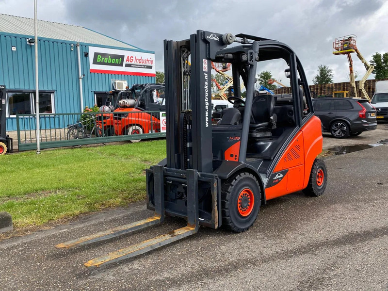 Linde H35T-02 - Xe nâng gas: hình 4 Linde H35T-02 - Xe nâng gas: hình 4