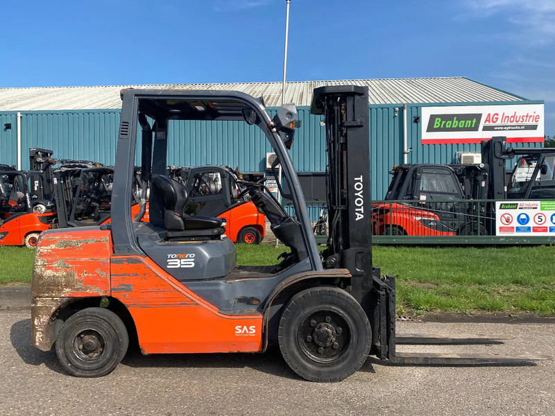 Toyota 02- 8FDF30 - Xe nâng diesel: hình 1 Toyota 02- 8FDF30 - Xe nâng diesel: hình 1