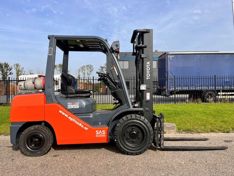 Toyota 02- 8FGJF35 - Xe nâng gas: hình 1 Toyota 02- 8FGJF35 - Xe nâng gas: hình 1