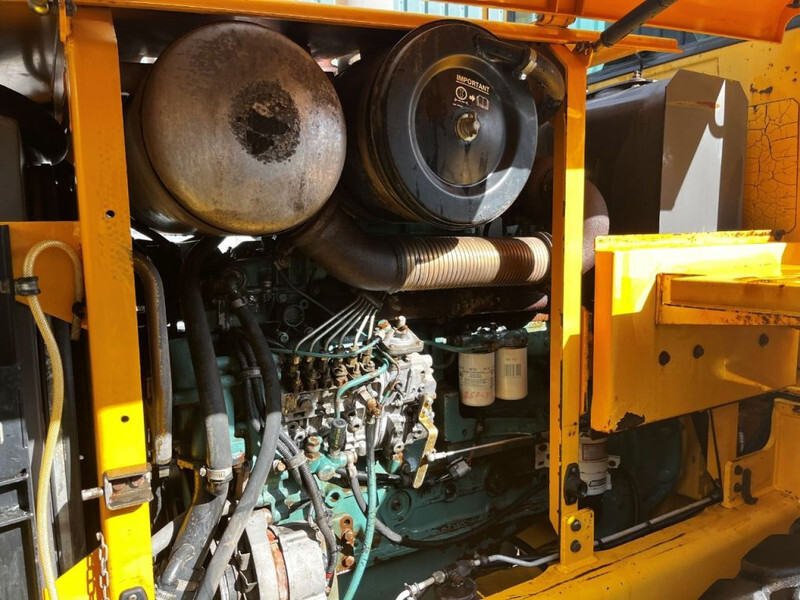 Máy xúc lật bánh lốp Volvo L70C: hình 9