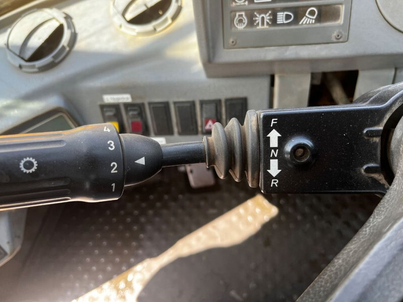 Máy xúc lật bánh lốp Volvo L70C: hình 14