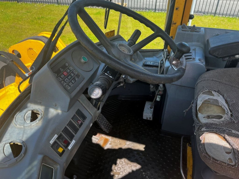 Máy xúc lật bánh lốp Volvo L70C: hình 12