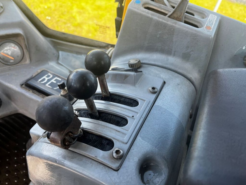 Máy xúc lật bánh lốp Volvo L70C: hình 13
