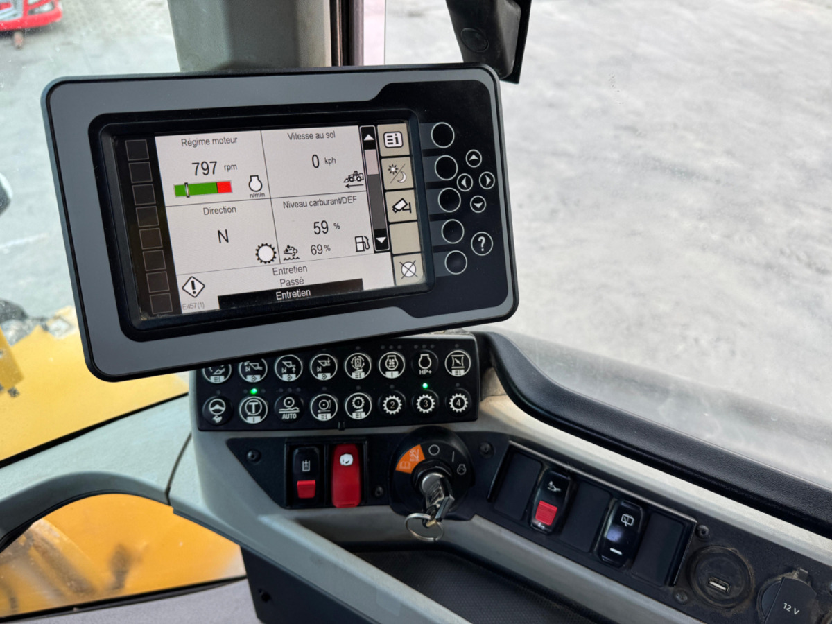 Máy xúc lật bánh lốp CATERPILLAR 926M: hình 19