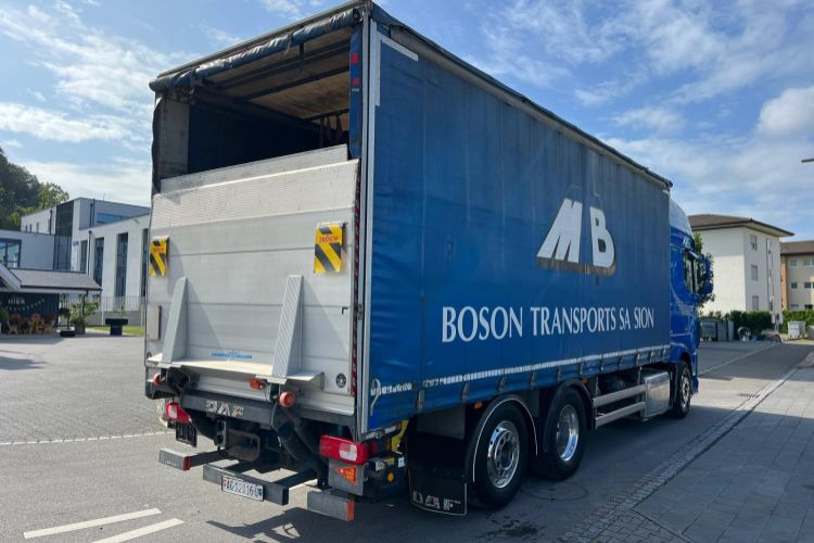 DAF XF510 6x2 - Xe tải thùng mui bạt: hình 5 DAF XF510 6x2 - Xe tải thùng mui bạt: hình 5