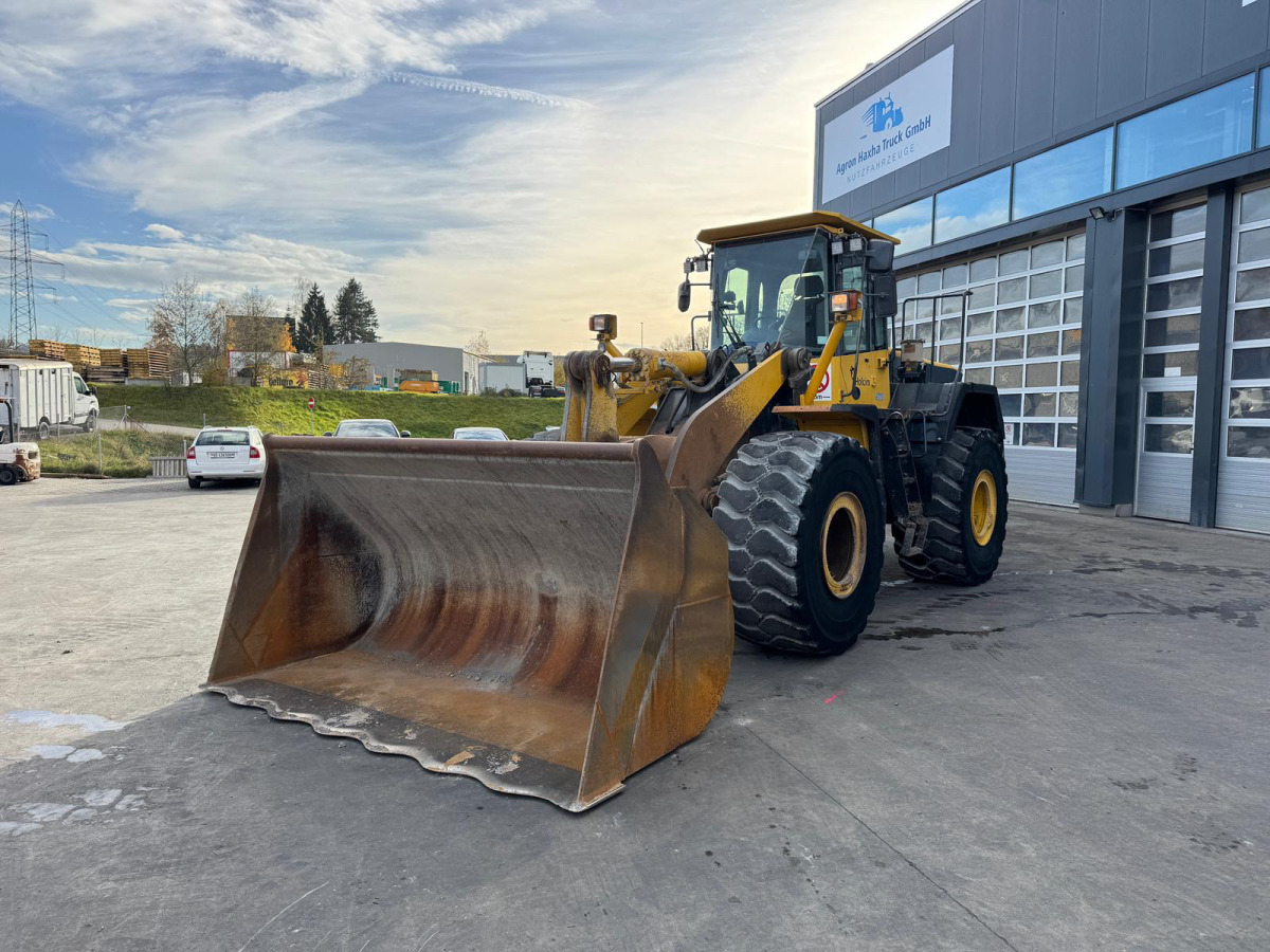 KOMATSU WA480-6 - Máy xúc lật bánh lốp: hình 1 KOMATSU WA480-6 - Máy xúc lật bánh lốp: hình 1