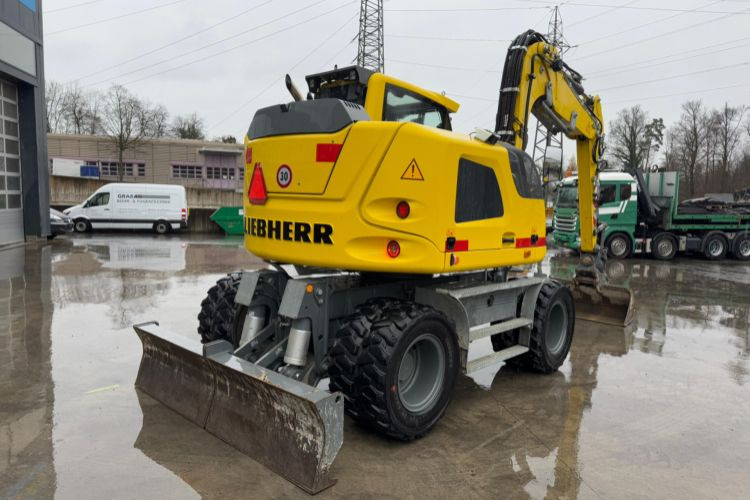 Liebherr 910 Compact Litronic Powertilt - Máy xúc bánh lốp: hình 4 Liebherr 910 Compact Litronic Powertilt - Máy xúc bánh lốp: hình 4