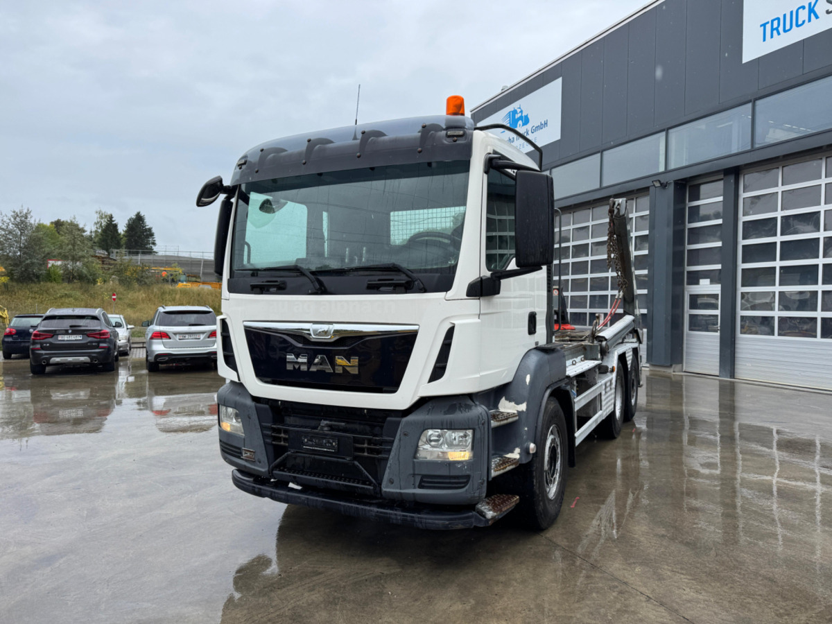 MAN TGS 28.440 6x2 UT GIGANT - Xe tải chở thùng nhỏ: hình 1 MAN TGS 28.440 6x2 UT GIGANT - Xe tải chở thùng nhỏ: hình 1