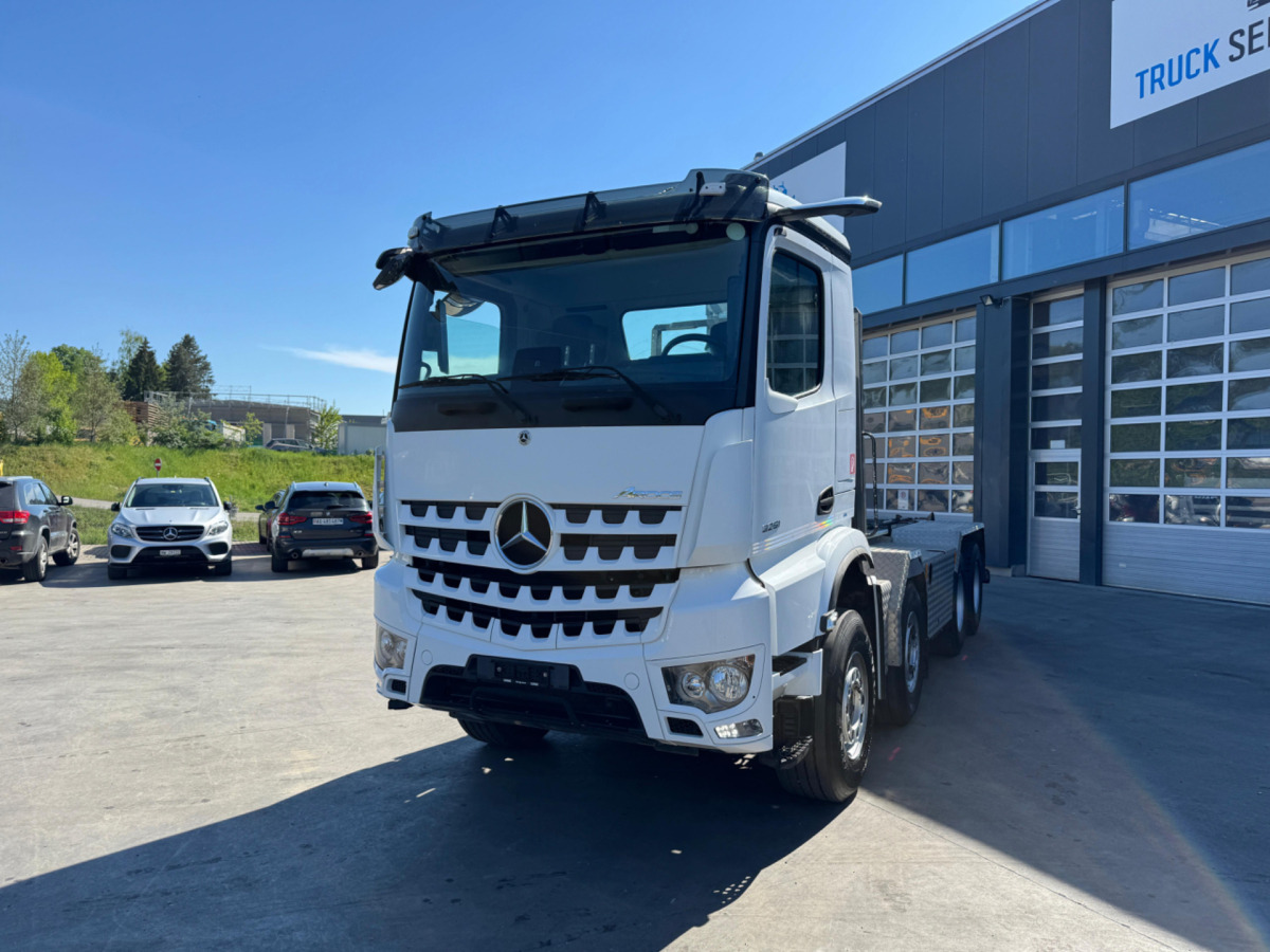 MERCEDES Arocs 3251 8x4 - Xe tải nâng móc: hình 1 MERCEDES Arocs 3251 8x4 - Xe tải nâng móc: hình 1