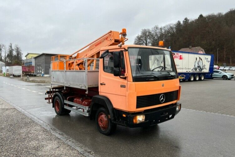 Mercedes-Benz 709 WUMAG GELENKSTEIGER 14M - Nền bục trên không gắn trên xe tải: hình 2 Mercedes-Benz 709 WUMAG GELENKSTEIGER 14M - Nền bục trên không gắn trên xe tải: hình 2