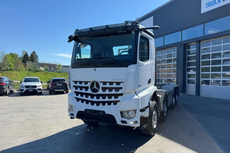 Mercedes-Benz Arocs 3251 8x4 - Xe tải nâng móc: hình 1 Mercedes-Benz Arocs 3251 8x4 - Xe tải nâng móc: hình 1