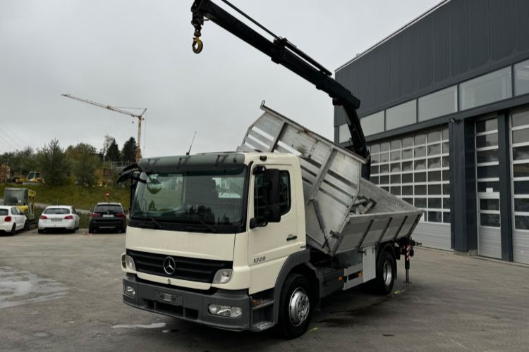 Mercedes-Benz Atego 1329 4x2 Hiab 088-2 - Xe ben, Xe cẩu tự hành: hình 1 Mercedes-Benz Atego 1329 4x2 Hiab 088-2 - Xe ben, Xe cẩu tự hành: hình 1